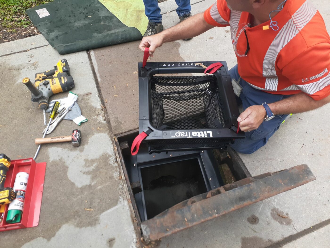 The Toronto Inner Harbour Floatables Strategy - Partners in Project Green